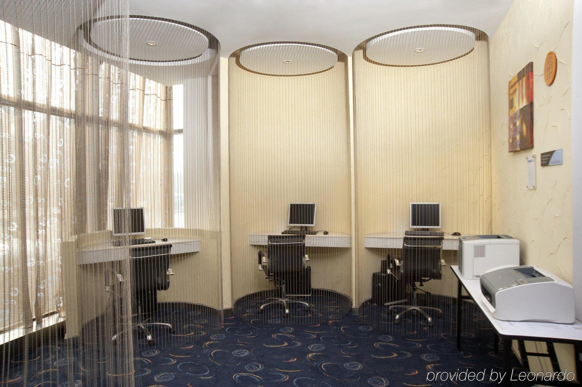 Holiday Inn Express Tianjin Binhai Facilities photo